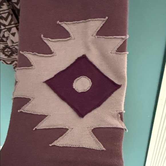 Elegant Purple Patterned Cardigan - Picture 3 of 5